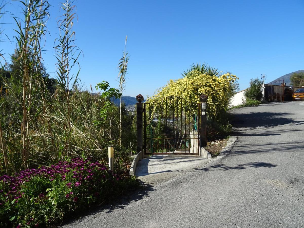 La Vigne Sous Les Pins Apartman Castagniers Kültér fotó