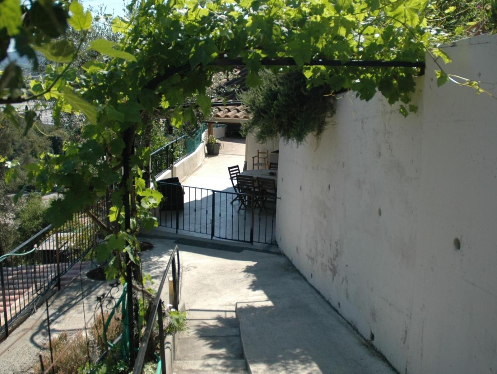 La Vigne Sous Les Pins Apartman Castagniers Kültér fotó