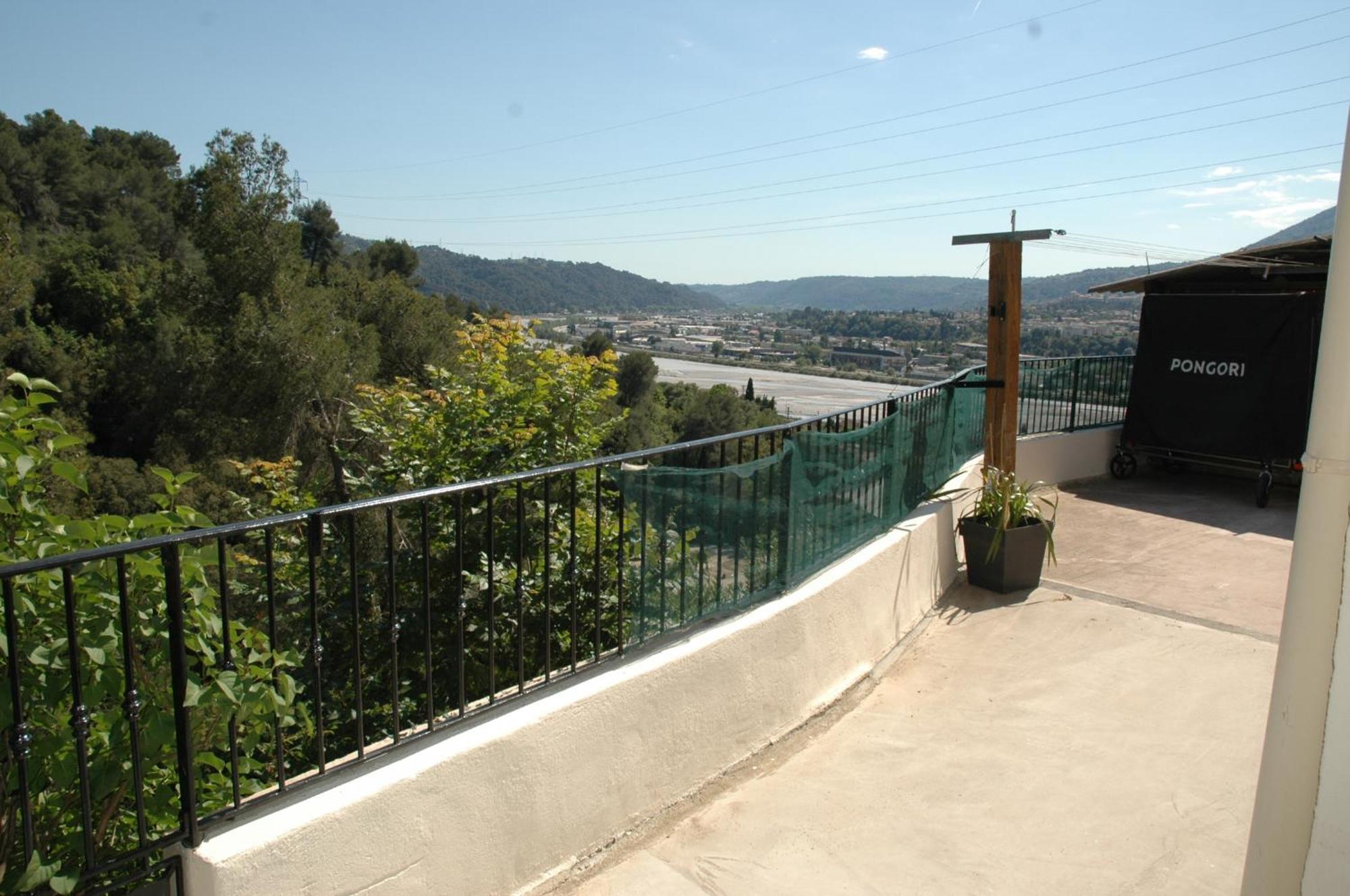 La Vigne Sous Les Pins Apartman Castagniers Kültér fotó